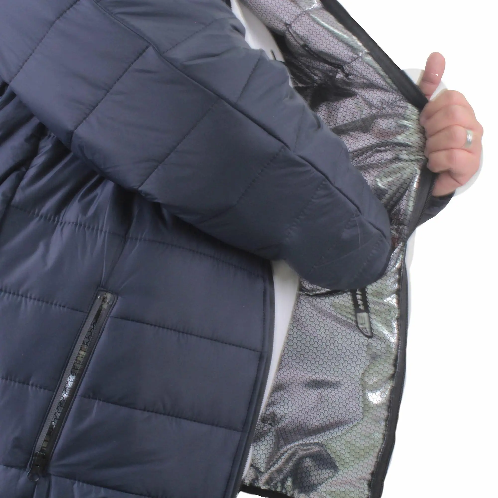 Jakna teget MocGrande spreda otkopčana ruka u unutrašnjem džepu